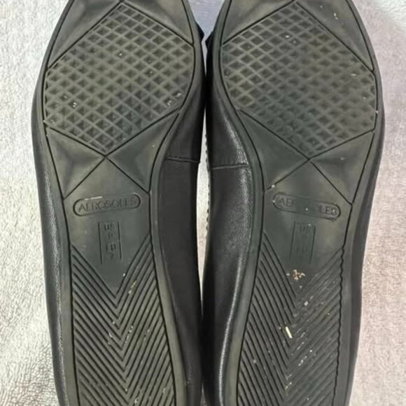 Size 9 - Aerosoles - Black Slip-On Flats - Picture 5 of 8